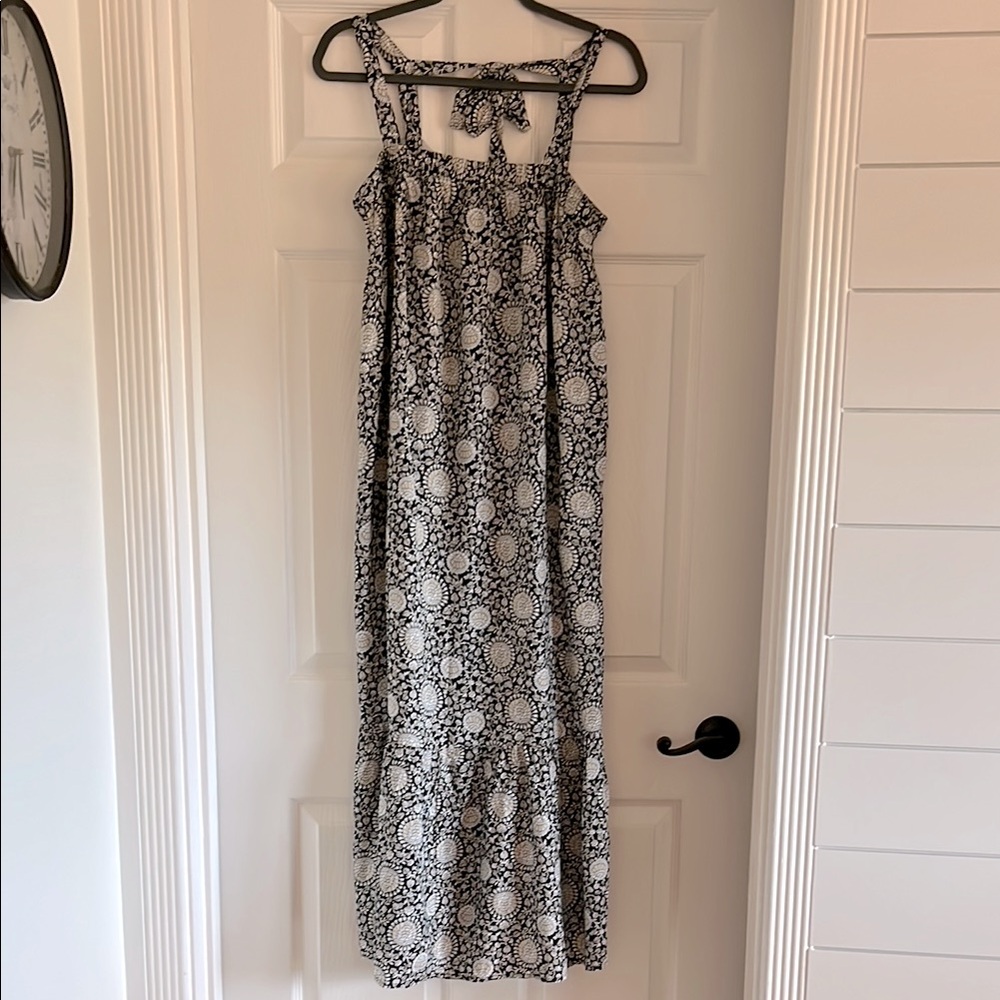 Old Navy Black and White Maxi Dress